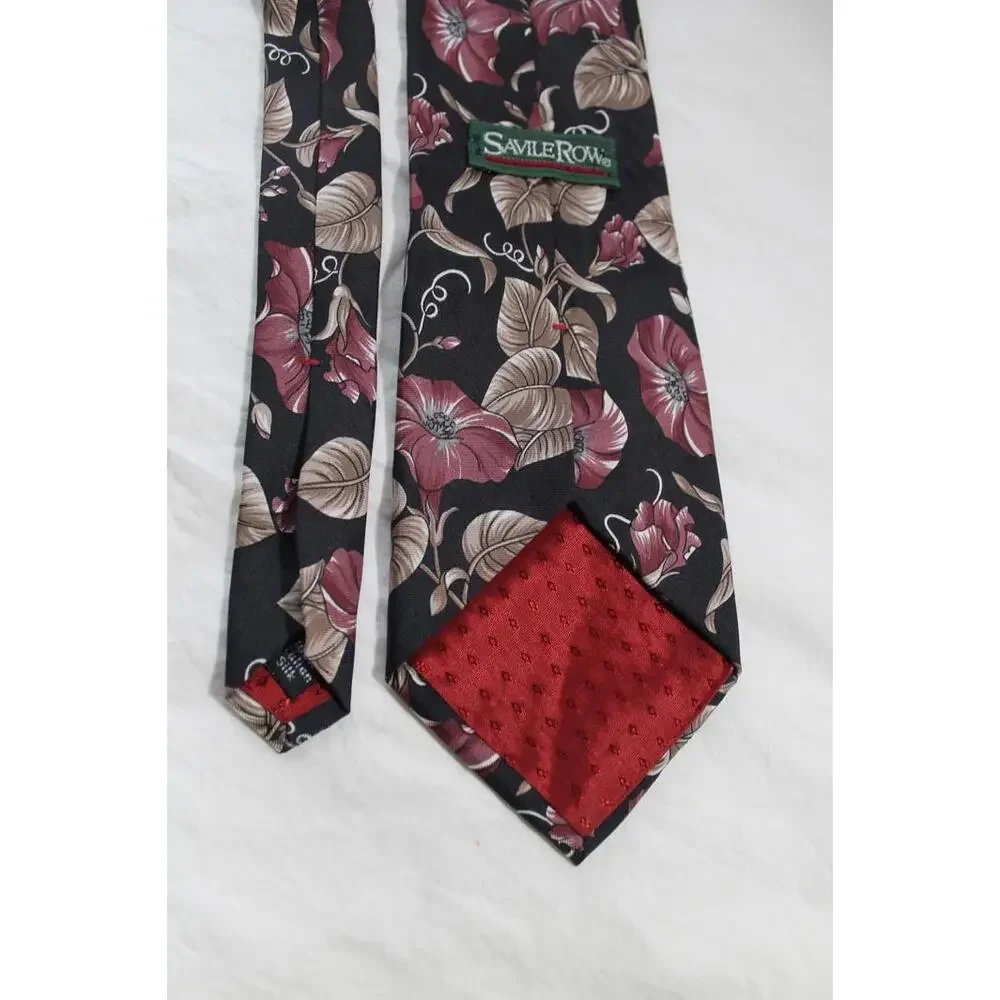 Vintage SAVILE ROW Italian Silk Floral Necktie, 4 X 57 Inches
